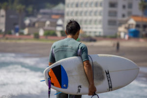 鴨川　サーフィン　前原海岸