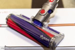 Dyson V10 Fluffy SV12 役割 ソフトローラークリーナーヘッド ノズル