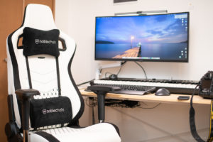 noblechairs EPIC White ゲーミングチェア